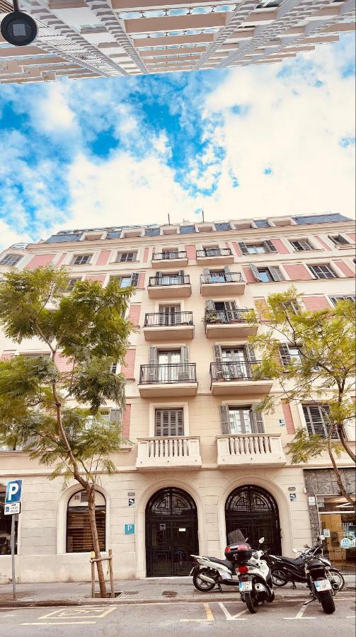 Hostal Madrazo Barcelona Luaran gambar