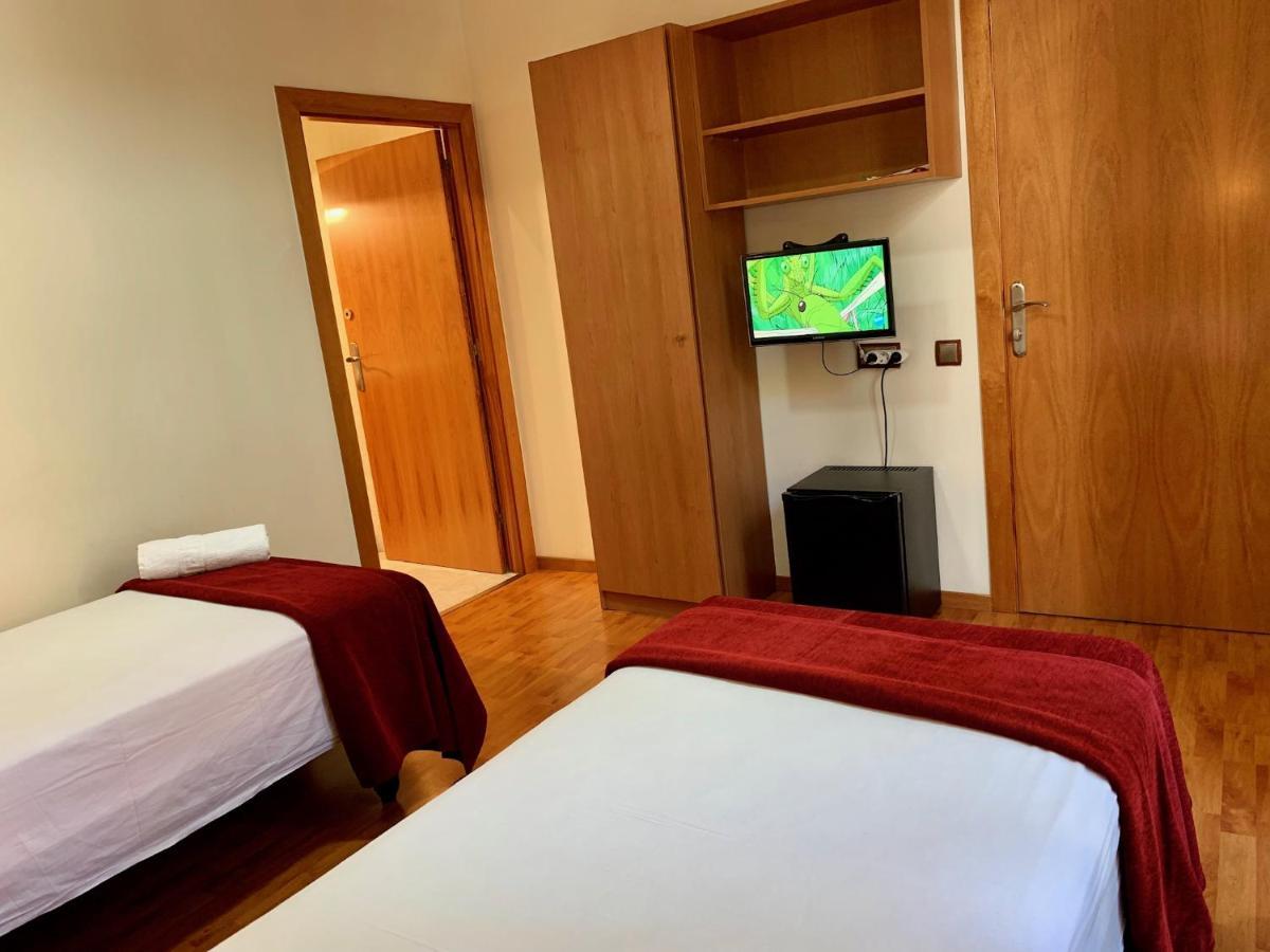 Hostal Madrazo Barcelona Luaran gambar