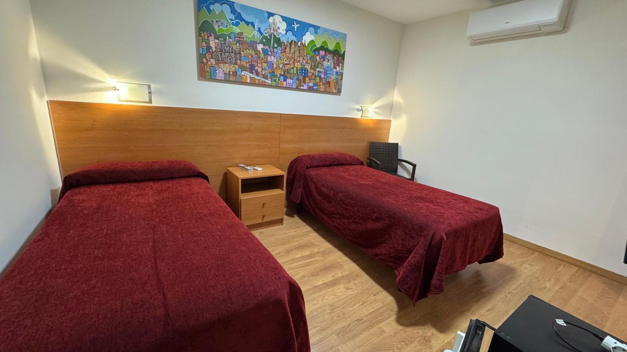 Hostal Madrazo Barcelona Luaran gambar