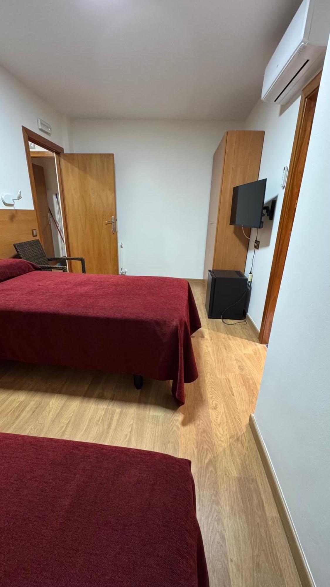 Hostal Madrazo Barcelona Luaran gambar
