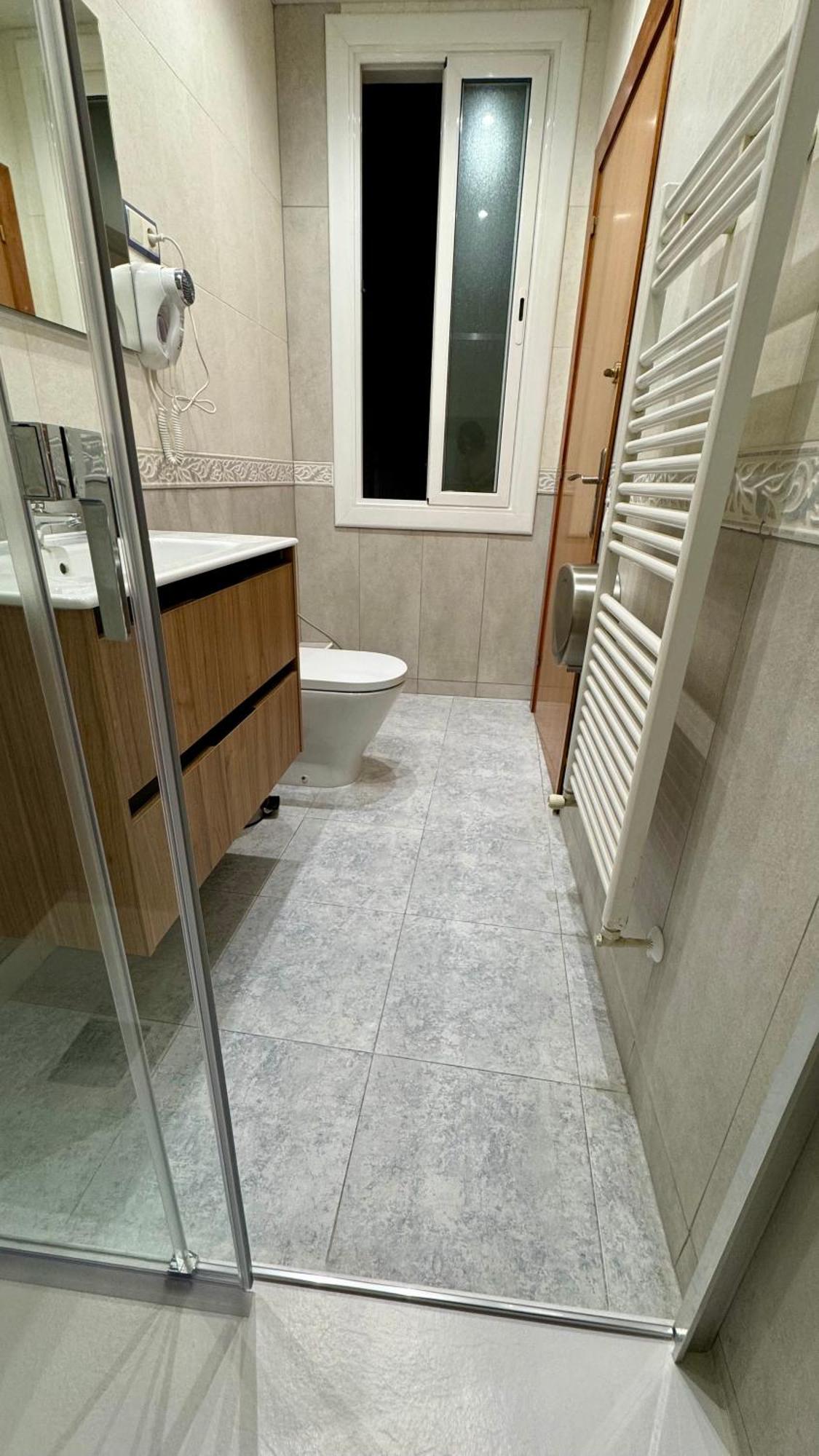Hostal Madrazo Barcelona Luaran gambar