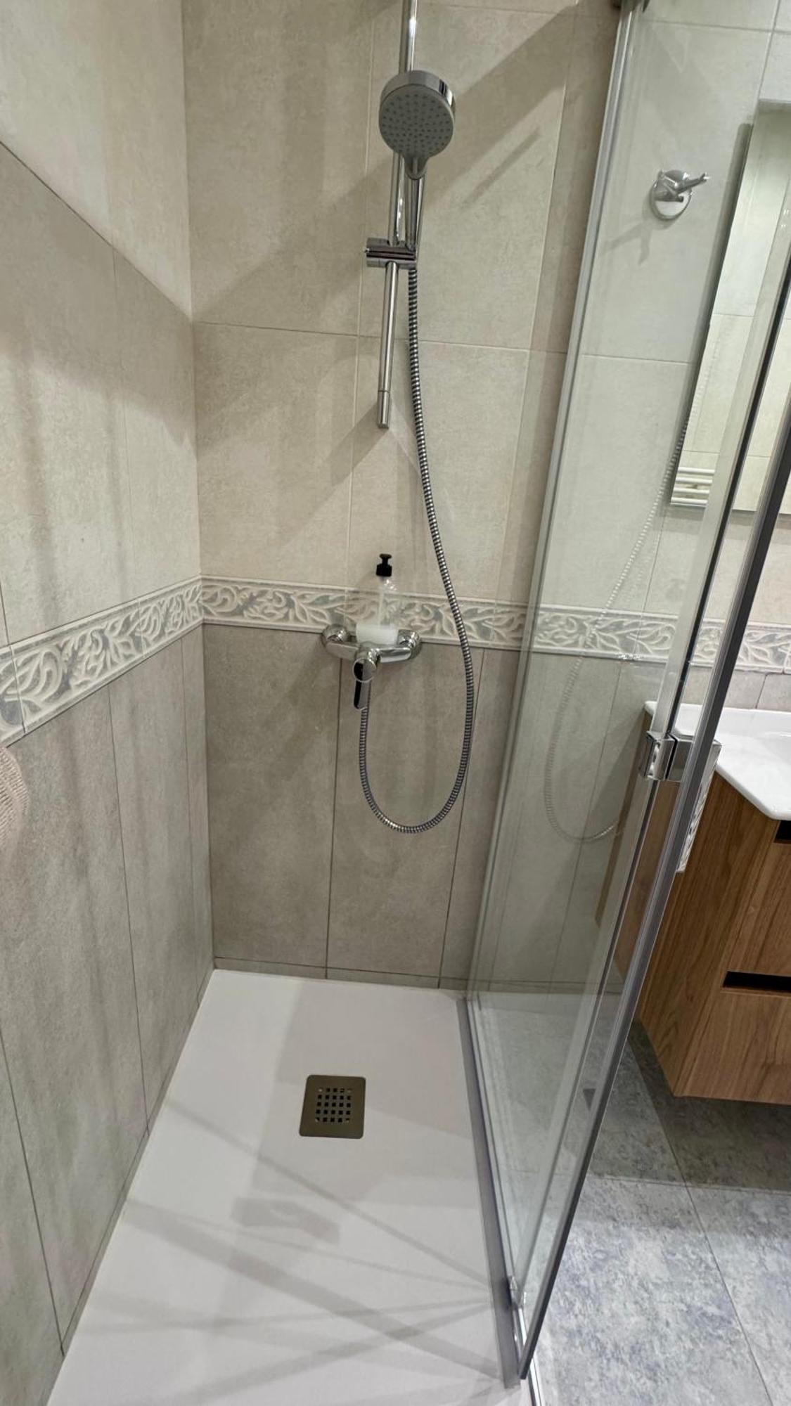 Hostal Madrazo Barcelona Luaran gambar