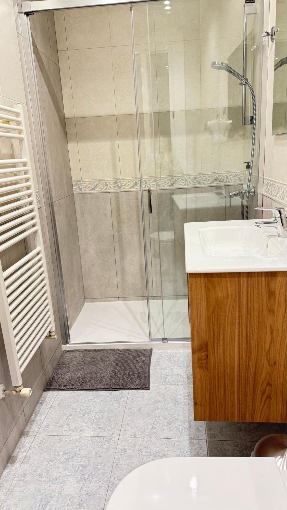 Hostal Madrazo Barcelona Luaran gambar