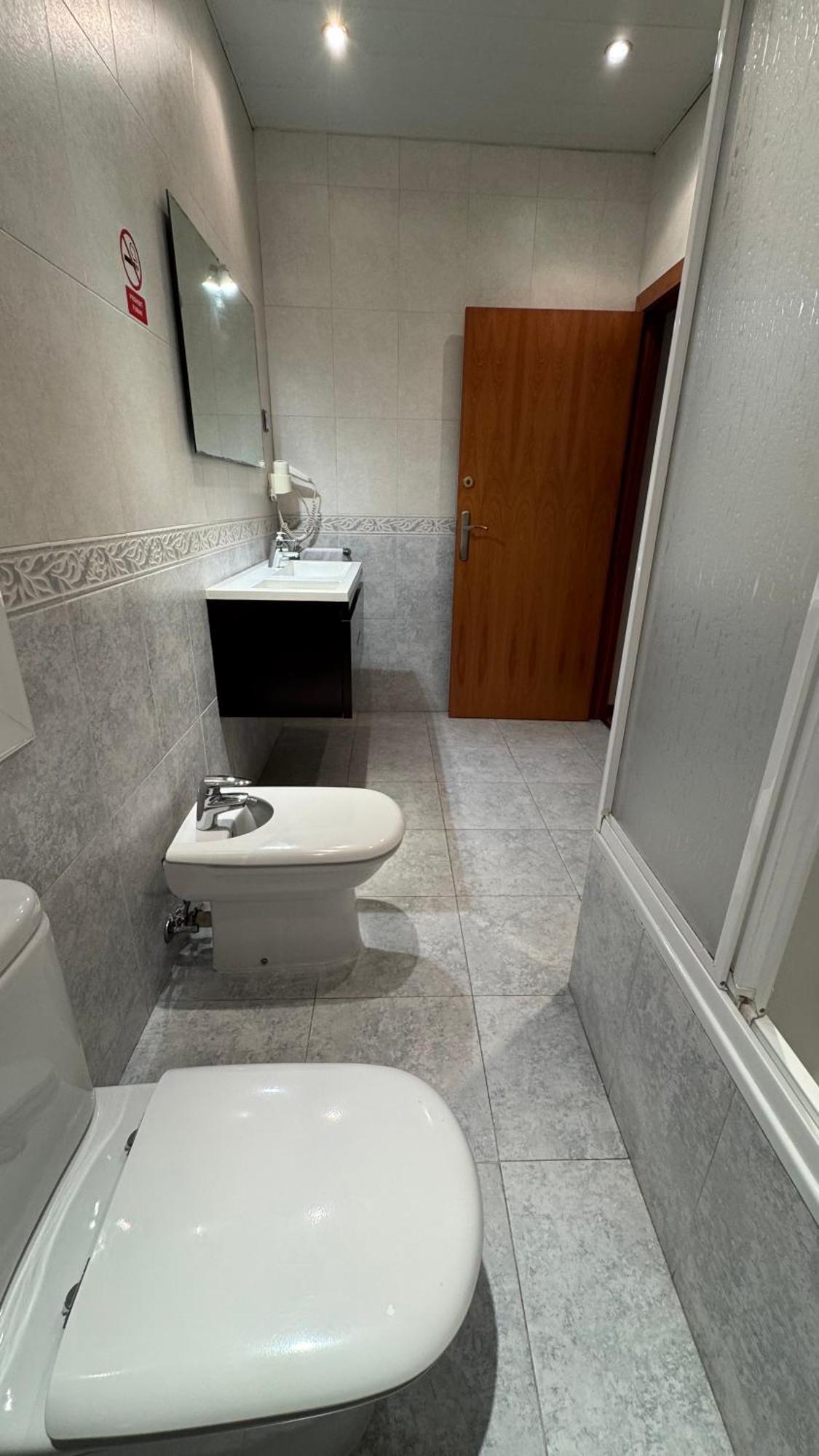 Hostal Madrazo Barcelona Luaran gambar