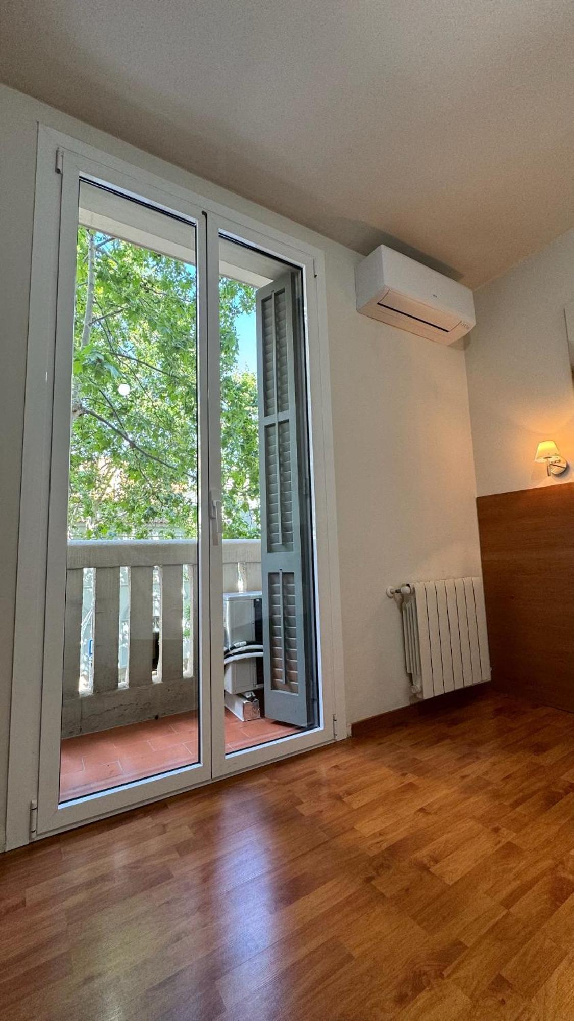 Hostal Madrazo Barcelona Luaran gambar