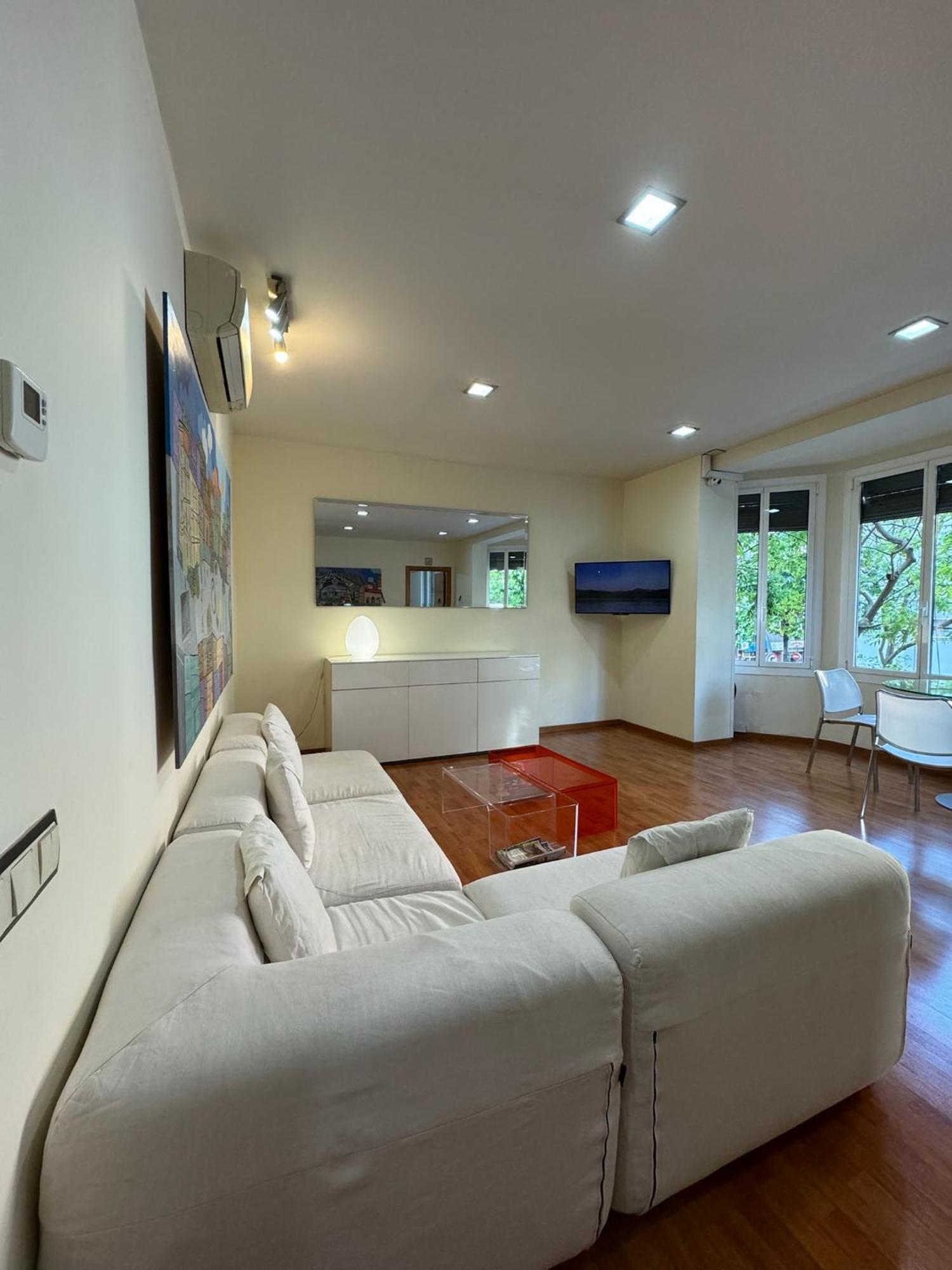 Hostal Madrazo Barcelona Luaran gambar