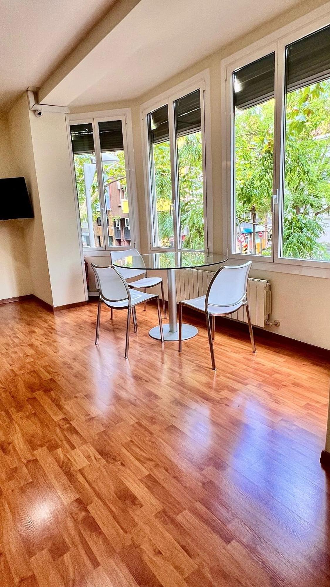 Hostal Madrazo Barcelona Luaran gambar