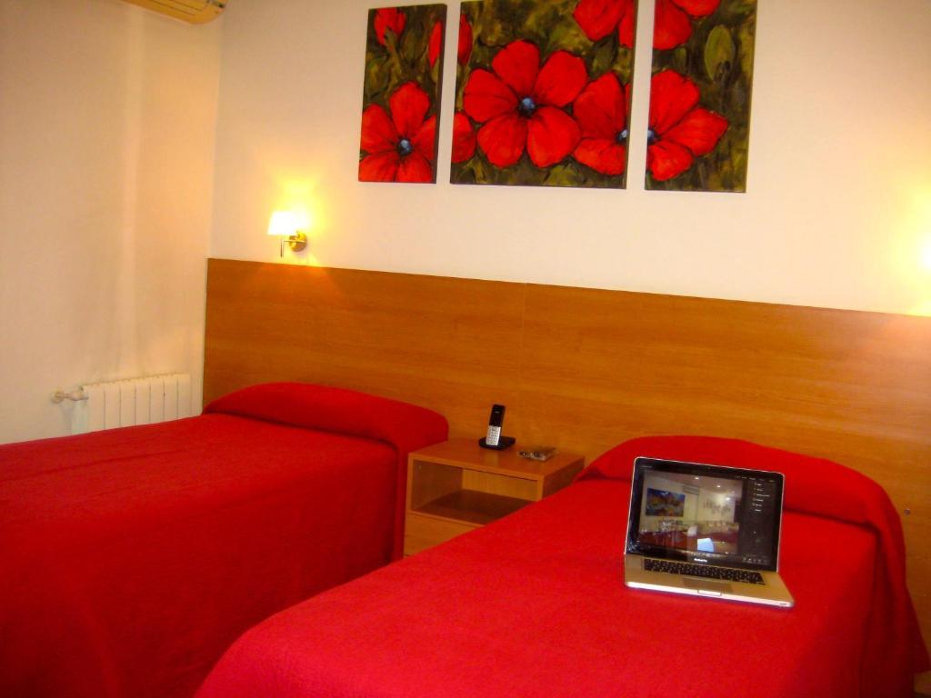 Hostal Madrazo Barcelona Luaran gambar