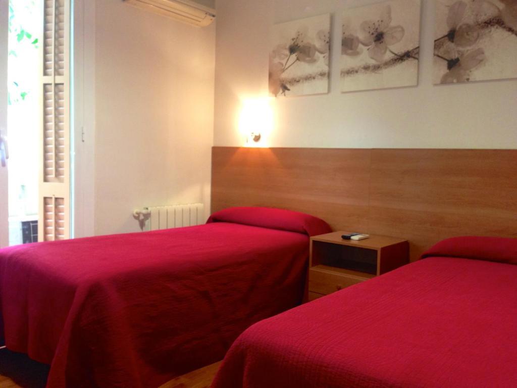 Hostal Madrazo Barcelona Luaran gambar