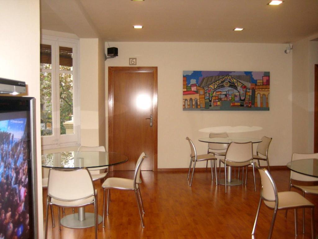 Hostal Madrazo Barcelona Luaran gambar