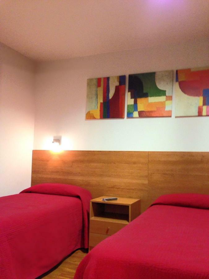 Hostal Madrazo Barcelona Luaran gambar