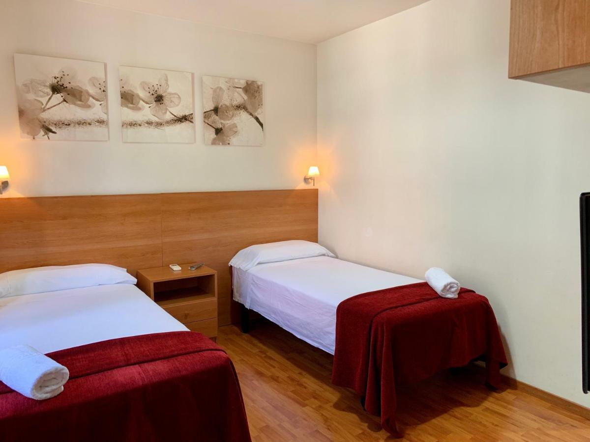 Hostal Madrazo Barcelona Luaran gambar