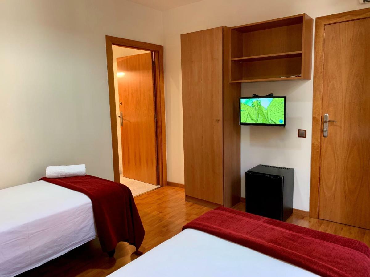 Hostal Madrazo Barcelona Luaran gambar
