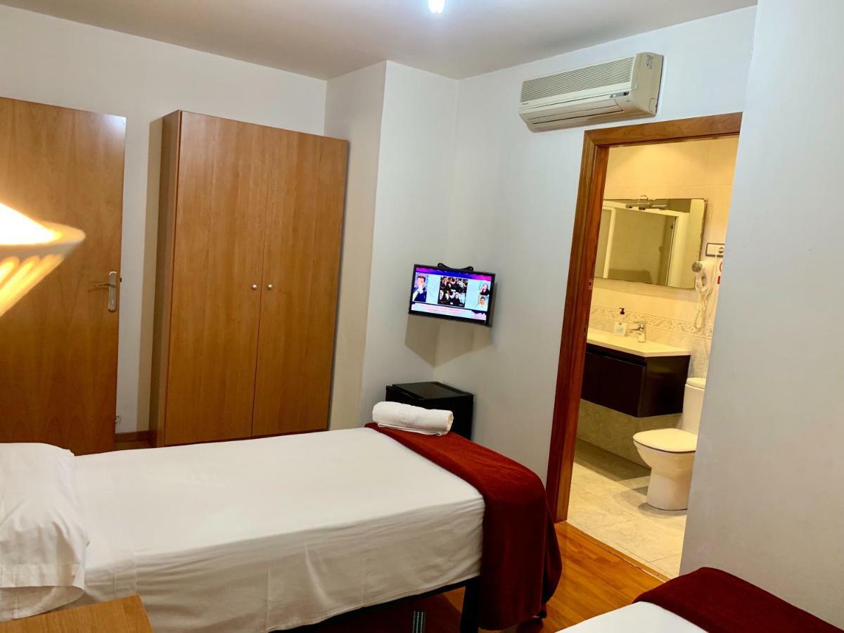 Hostal Madrazo Barcelona Luaran gambar
